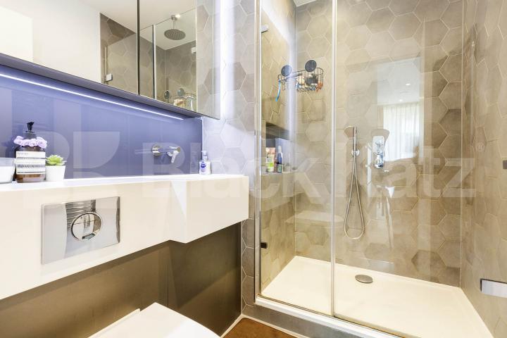 Stylish and modern 2 bedroom 2 bathroom apartment with south facing balconies  Market Road, Islington